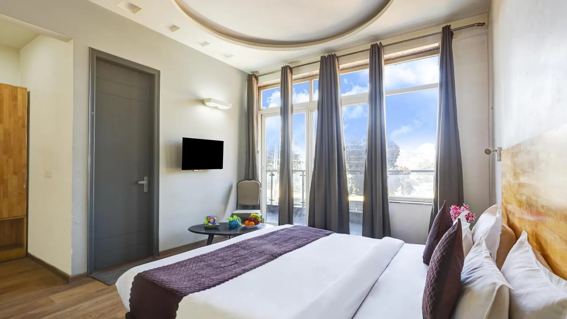 Hotel Moonlight Gurgaon Indie